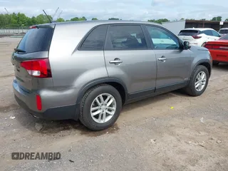 2015 Kia Sorento LX with VIN 5XYKTCA6XFG650154, listed as a IAAI auction lot 42462530 with 120,966 mi miles and . Bid and sale history available at DreamBid. Image 4.