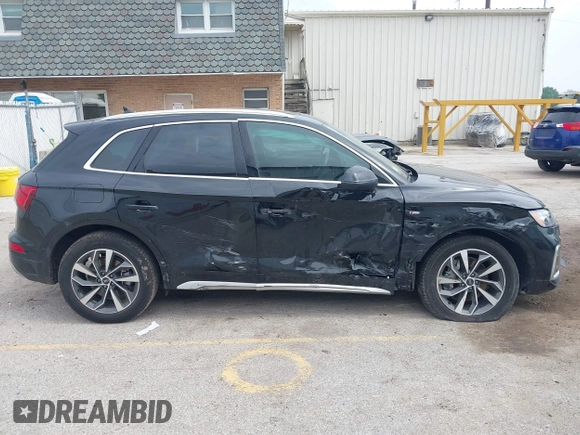 2024 Audi Q5 S line Premium Plus with VIN WA1EAAFY8R2025472, listed as a IAAI auction lot 42371409 with 10,737 mi miles and . Bid and sale history available at DreamBid. Image 12.