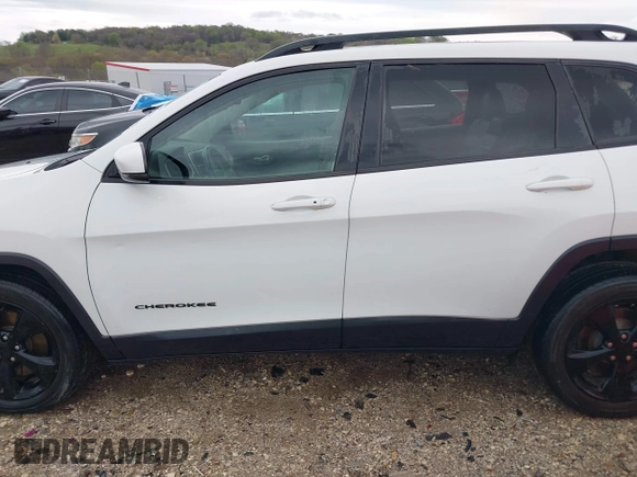 2017 Jeep Cherokee Limited z VIN 1C4PJLDS1HW603511, wystawiony jako IAAI lot #41935114 z przebiegiem 93 509 mil mil oraz . Historia ofert i sprzedaży dostępna na DreamBid. Obrazek 14.
