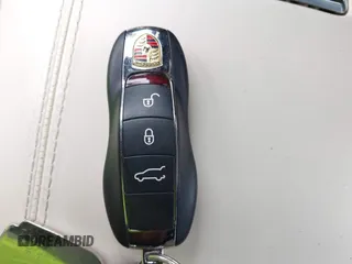 2017 Porsche Cayenne с VIN WP1AA2A20HKA89404, выставлен на аукционе IAAI как лот 42301060 с пробегом 166 083 миль миль и . История ставок и продаж доступна на DreamBid. Изображение 11.