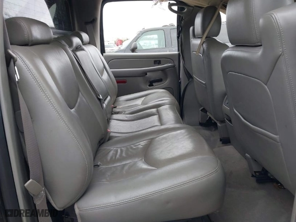 2005 Chevrolet Avalanche Z71 with VIN 3GNEK12Z05G260586, listed as a IAAI auction lot 41578877 with 247,305 mi miles. Bid and sale history available at carsss.com. Image 8.