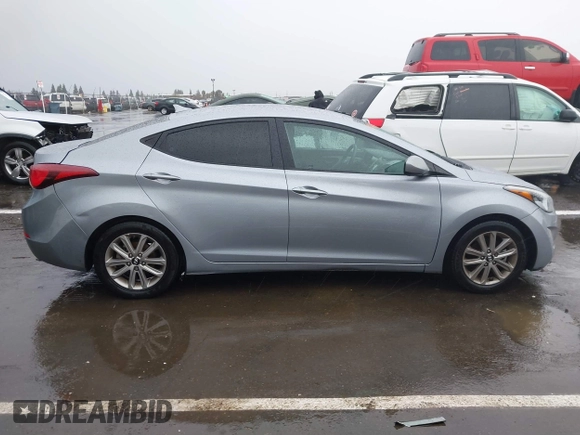 2015 Hyundai Elantra SE z VIN 5NPDH4AE7FH616818, wystawiony jako IAAI lot #41784684 z przebiegiem 107 377 mil mil oraz . Historia ofert i sprzedaży dostępna na DreamBid. Obrazek 13.
