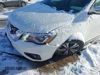 2017 Nissan Pathfinder SV z VIN 5N1DR2MM9HC673360, wystawiony jako IAAI lot #41834138 z przebiegiem 133 635 mil mil oraz . Historia ofert i sprzedaży dostępna na DreamBid. Obrazek 6.
