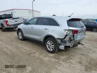 2019 Kia Sorento LX V6 with VIN 5XYPG4A5XKG489337, listed as a IAAI auction lot 41848949 with 101,510 mi miles. Bid and sale history available at carsss.com. Image 3.