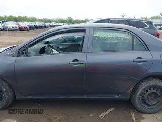 2010 Toyota Corolla z VIN 1NXBU4EE7AZ313190, wystawiony jako IAAI lot #42071393 z przebiegiem Nie podano mil oraz . Historia ofert i sprzedaży dostępna na DreamBid. Obrazek 13.