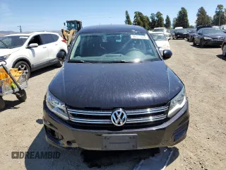 2012 Volkswagen Tiguan SE z VIN WVGBV7AX1CW609299, wystawiony jako Copart lot #56359635 z przebiegiem 133 031 mil mil oraz Szkoda całkowita • Salvage title. Historia ofert i sprzedaży dostępna na DreamBid. Obrazek 5.