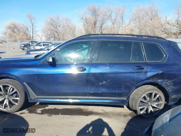 2021 BMW X7 M50i with VIN 5UXCX6C0XM9E15417, listed as a IAAI auction lot 41402910 with 70,768 mi miles. Bid and sale history available at carsss.com. Image 14.
