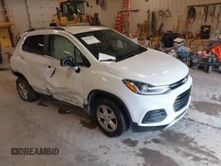 2017 Chevrolet Trax LT z VIN KL7CJPSB9HB209669, wystawiony jako IAAI lot #41918019 z przebiegiem 132 421 mil mil oraz . Historia ofert i sprzedaży dostępna na DreamBid. Obrazek 1.