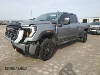 2024 GMC Sierra 2500HD AT4 z VIN 1GT49PE74RF289383, wystawiony jako Copart lot #43576565 z przebiegiem 6 207 mil mil oraz Szkoda całkowita • Salvage title. Historia ofert i sprzedaży dostępna na DreamBid. Obrazek 1.
