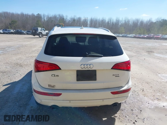 2014 Audi Q5 Premium Plus with VIN WA1LFAFP1EA051704, listed as a IAAI auction lot 41725317 with 136,084 mi miles. Bid and sale history available at carsss.com. Image 16.