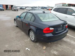 2006 BMW 3 Series 325i with VIN WBAVB17586NK40817, listed as a IAAI auction lot 41514714 with 156,789 mi miles. Bid and sale history available at carsss.com. Image 3.