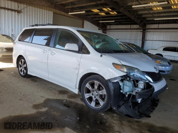 2012 Toyota Sienna SE with VIN 5TDXK3DCXCS196965, listed as a Copart auction lot 46950365 with 141,176 mi miles and Salvage Title. Bid and sale history available at carsss.com. Image 4.