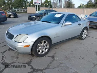 1998 Mercedes-Benz SLK 230/320 z VIN WDBKK47F1WF046560, wystawiony jako IAAI lot #41831678 z przebiegiem 179 494 mil mil oraz . Historia ofert i sprzedaży dostępna na DreamBid. Obrazek 2.