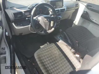 2012 Scion iQ z VIN JTNJJXB07CJ021400, wystawiony jako Copart lot #55720055 z przebiegiem 129 602 mil mil oraz Czysty tytuł • Clean title. Historia ofert i sprzedaży dostępna na DreamBid. Obrazek 8.