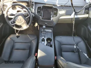2022 Volvo XC90 Momentum with VIN YV4102CK3N1871325, listed as a Copart auction lot 46592915 with 21,147 mi miles and Salvage Title. Bid and sale history available at DreamBid. Image 8.