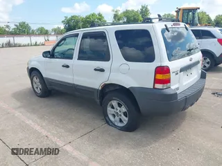 2006 Ford Escape XLT z VIN 1FMCU03106KA68555, wystawiony jako IAAI lot #42639823 z przebiegiem 147 320 mil mil oraz . Historia ofert i sprzedaży dostępna na DreamBid. Obrazek 3.