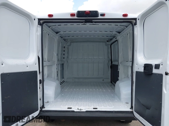 2019 Ram ProMaster Cargo with VIN 3C6TRVAG5KE505805, listed as a IAAI auction lot 42199708 with 110,826 mi miles and . Bid and sale history available at carsss.com. Image 17.