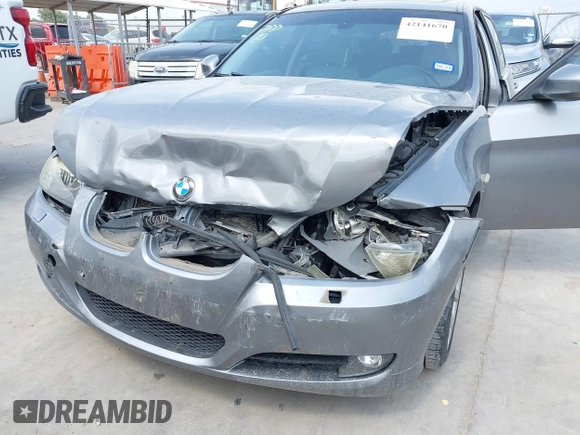 2011 BMW 3 Series 328i xDrive with VIN WBAUU3C52BA542337, listed as a IAAI auction lot 42141670 with 59,479 mi miles and . Bid and sale history available at DreamBid. Image 6.