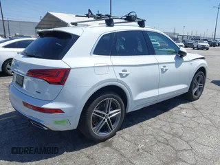 2021 Audi Q5 Premium Plus z VIN WA1E2AFY1M2043365, wystawiony jako IAAI lot #42286970 z przebiegiem 28 438 mil mil oraz . Historia ofert i sprzedaży dostępna na DreamBid. Obrazek 4.