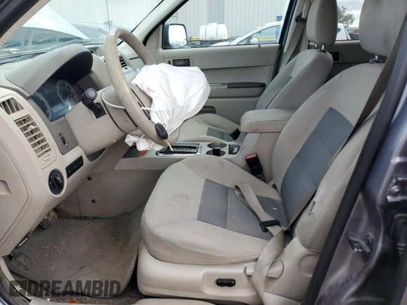 2008 Ford Escape XLT z VIN 1FMCU03148KD67100, wystawiony jako Copart lot #48525425 z przebiegiem 182 122 mil mil oraz Szkoda całkowita • Salvage title. Historia ofert i sprzedaży dostępna na DreamBid. Obrazek 7.