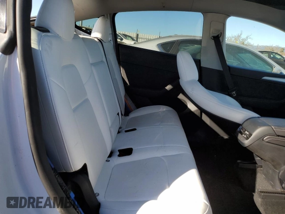 2024 Tesla Model Y Long Range with VIN 7SAYGDEE3RA257999, listed as a Copart auction lot 41838105 with 17,013 mi miles and Salvage Title. Bid and sale history available at DreamBid. Image 11.