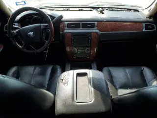 2007 Chevrolet Silverado 1500 LTZ with VIN 2GCEC13JX71510121, listed as a Copart auction lot 73426124 with 176,499 mi miles and Salvage Title. Bid and sale history available at carsss.com. Image 8.