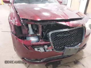 2018 Chrysler 300 S с VIN 2C3CCAGG5JH302401, выставлен на аукционе IAAI как лот 41493239 с пробегом 171 610 миль миль и . История ставок и продаж доступна на DreamBid. Изображение 18.