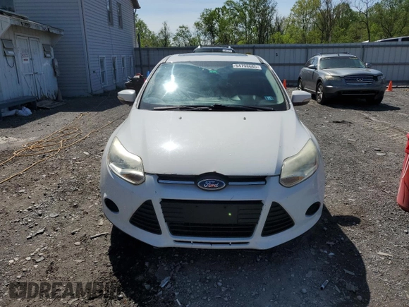 2013 Ford Focus SE z VIN 1FADP3F24DL128940, wystawiony jako Copart lot #54798665 z przebiegiem Nie podano mil oraz Tytuł czysty. Historia ofert i sprzedaży dostępna na DreamBid. Obrazek 5.