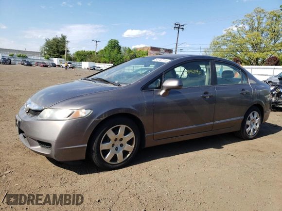 2009 Honda Civic LX z VIN 1HGFA16519L006810, wystawiony jako Copart lot #54742214 z przebiegiem 346 288 mil mil oraz Tytuł czysty. Historia ofert i sprzedaży dostępna na DreamBid. Obrazek 1.