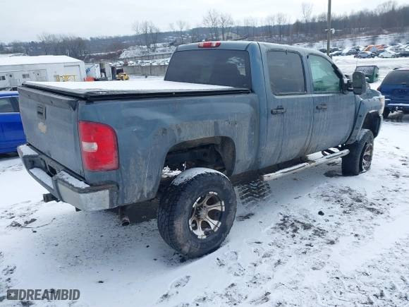 2007 Chevrolet Silverado 1500 LT w/1LT with VIN 2GCEK13M171527788, listed as a IAAI auction lot 41348280 with 136,305 mi miles. Bid and sale history available at carsss.com. Image 4.