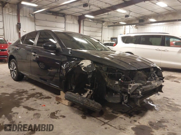 2022 Nissan Altima SV with VIN 1N4BL4DW7NN344091, listed as a IAAI auction lot 41551548 with 61,061 mi miles and . Bid and sale history available at DreamBid. Image 1.