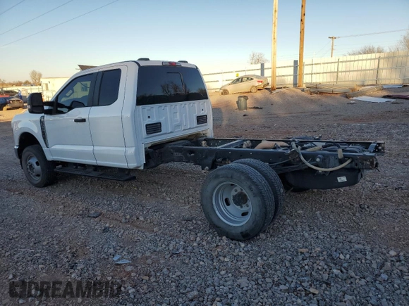 2023 Ford F-350 z VIN 1FD8X3HN5PEC04673, wystawiony jako Copart lot #41663645 z przebiegiem 51 818 mil mil oraz Szkoda całkowita • Salvage title. Historia ofert i sprzedaży dostępna na DreamBid. Obrazek 2.