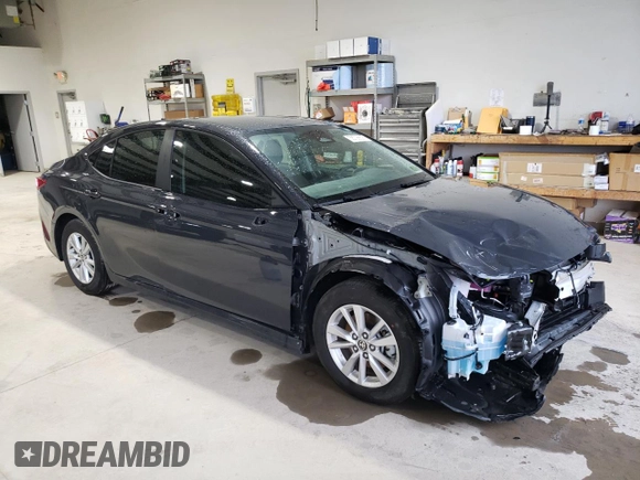 2025 Toyota Camry LE z VIN 4T1DAACK9SU506208, wystawiony jako Copart lot #56706605 z przebiegiem 17 651 mil mil oraz Szkoda całkowita • Salvage title. Historia ofert i sprzedaży dostępna na DreamBid. Obrazek 4.