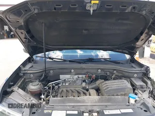 2020 Volkswagen Atlas SE z VIN 1V2UR2CA7LC504330, wystawiony jako IAAI lot #39755712 z przebiegiem 79 892 mil mil oraz . Historia ofert i sprzedaży dostępna na DreamBid. Obrazek 10.