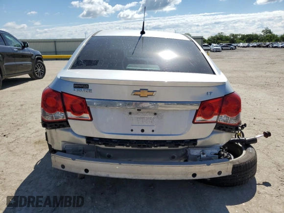 2014 Chevrolet Cruze 2LT z VIN 1G1PE5SB3E7417065, wystawiony jako Copart lot #55464935 z przebiegiem 60 720 mil mil oraz Szkoda całkowita • Salvage title. Historia ofert i sprzedaży dostępna na DreamBid. Obrazek 6.