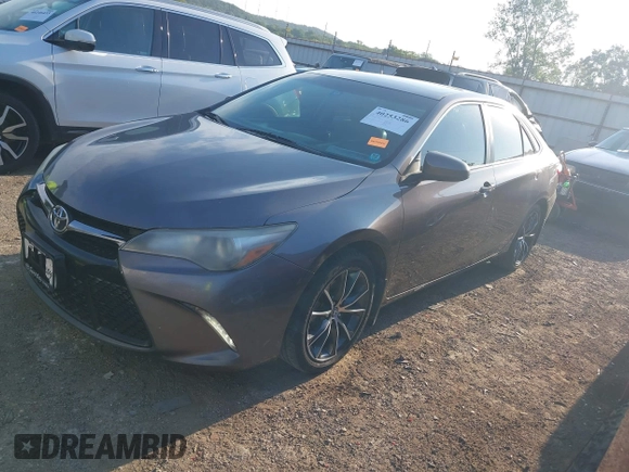 2015 Toyota Camry XLE with VIN 4T1BF1FK1FU895551, listed as a IAAI auction lot 40253286 with 221,273 mi miles and . Bid and sale history available at DreamBid. Image 17.