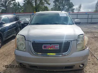 2009 GMC Yukon SLT w/4SB with VIN 1GKFC33029R273453, listed as a IAAI auction lot 41843277 with 194,684 mi miles. Bid and sale history available at carsss.com. Image 12.