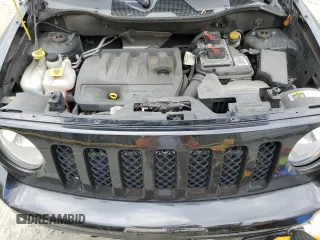 2016 Jeep Patriot High Altitude with VIN 1C4NJRFBXGD595443, listed as a Copart auction lot 59985755 with 171,776 mi miles and Salvage title. Bid and sale history available at DreamBid. Image 12.