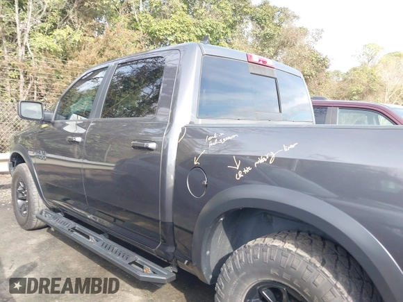 2017 Ram 1500 Rebel z VIN 1C6RR7YT0HS784756, wystawiony jako IAAI lot #41543549 z przebiegiem 146 727 mil mil oraz . Historia ofert i sprzedaży dostępna na DreamBid. Obrazek 14.