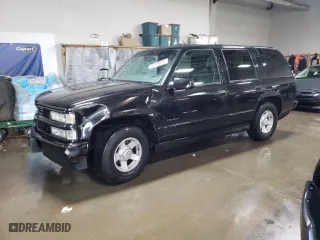 2000 Chevrolet Tahoe Limited with VIN 1GNEC13R2YR138067, listed as a Copart auction lot 44928635 with 193,165 mi miles and Salvage Title. Bid and sale history available at carsss.com. Image 1.