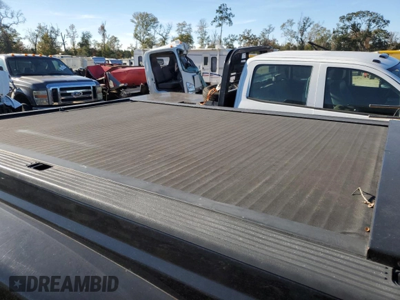 2008 Ford F-350 with VIN 1FTWW32R68EC51867, listed as a Copart auction lot 81536364 with 172,302 mi miles and Salvage title. Bid and sale history available at DreamBid. Image 10.