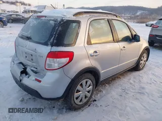2011 Suzuki SX4 Crossover with VIN JS2YB5A36B6305317, listed as a IAAI auction lot 41333007 with 84,967 mi miles. Bid and sale history available at carsss.com. Image 4.
