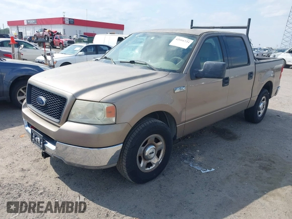 2004 Ford F-150 XLT with VIN 1FTRW12W74KD52290, listed as a IAAI auction lot 42066324 with 252,866 mi miles. Bid and sale history available at carsss.com. Image 2.