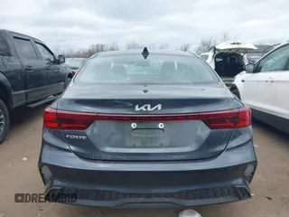 2024 Kia Forte LXS z VIN 3KPF24AD9RE792361, wystawiony jako IAAI lot #41863763 z przebiegiem 12 892 mil mil oraz . Historia ofert i sprzedaży dostępna na DreamBid. Obrazek 17.