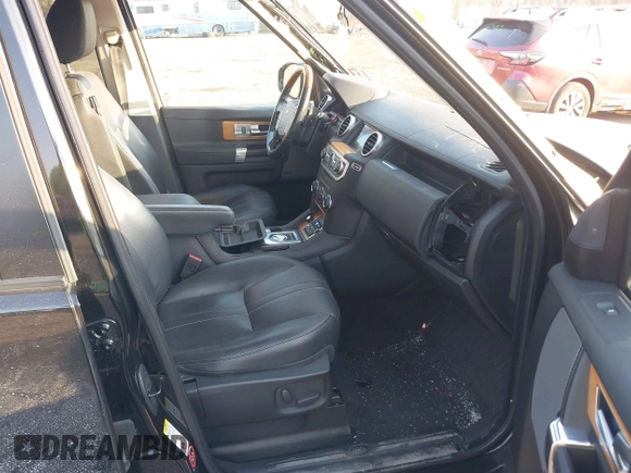 2015 Land Rover LR4 HSE with VIN SALAG2V65FA764267, listed as a IAAI auction lot 41716586 with 146,630 mi miles and . Bid and sale history available at DreamBid. Image 5.