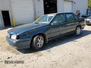 1998 Volvo S70 with VIN YV1LS5531W2483710, listed as a Copart auction lot 76098124 with 236,374 mi miles and Salvage Title. Bid and sale history available at carsss.com. Image 1.