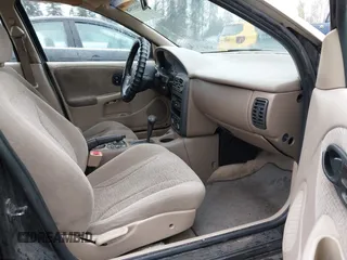 2002 Saturn SL with VIN 1G8ZK52732Z274875, listed as a IAAI auction lot 41911548 with 266,181 mi miles. Bid and sale history available at carsss.com. Image 5.