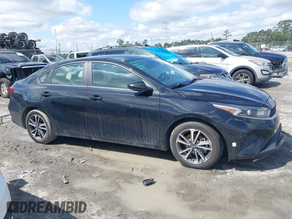 2022 Kia Forte LXS z VIN 3KPF24AD8NE419189, wystawiony jako IAAI lot #41983931 z przebiegiem 120 000 mil mil oraz . Historia ofert i sprzedaży dostępna na DreamBid. Obrazek 13.