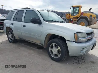 2007 Chevrolet TrailBlazer LS with VIN 1GNDT13S272169972, listed as a IAAI auction lot 41669706 with 217,228 mi miles. Bid and sale history available at carsss.com. Image 1.