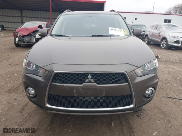 2013 Mitsubishi Outlander SE with VIN JA4JT3AW2DU013681, listed as a IAAI auction lot 41722425 with 95,145 mi miles. Bid and sale history available at carsss.com. Image 12.